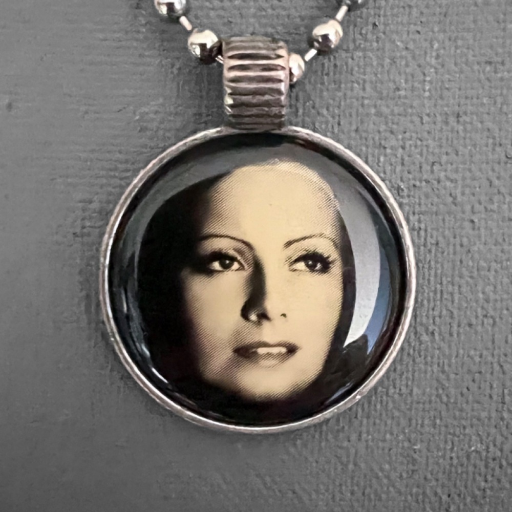 Greta Garbo Portrait Necklace - Picture 5 of 6